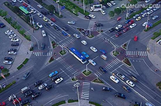 1, 大门位于丁字路口