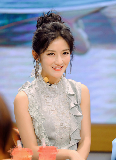 易学家李计忠教授分析谢娜的面相